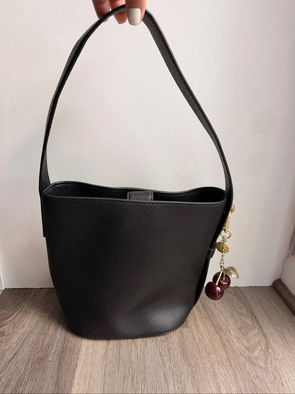 Marc Jacob Grained Calfskin Drifter Bucket Bag Black